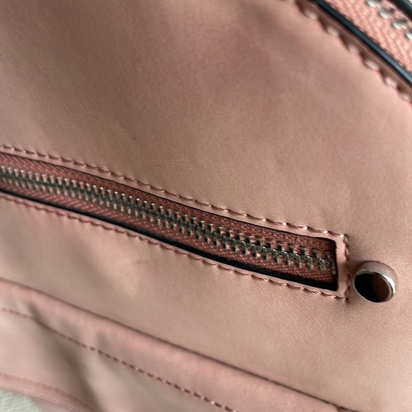 Gap backpack 🎒 great condition! Color pink ! One size - Picture 13 of 16